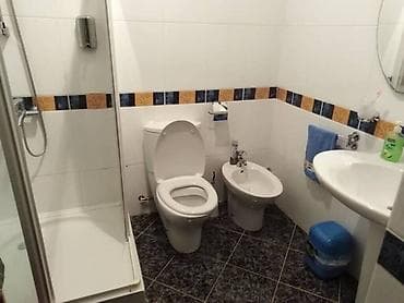 Үйлөрдү ижарага берүү: 210 м², 4 бөлмө, Жылуу пол, Евроремонт, Унаа токтотуучу жай — 9