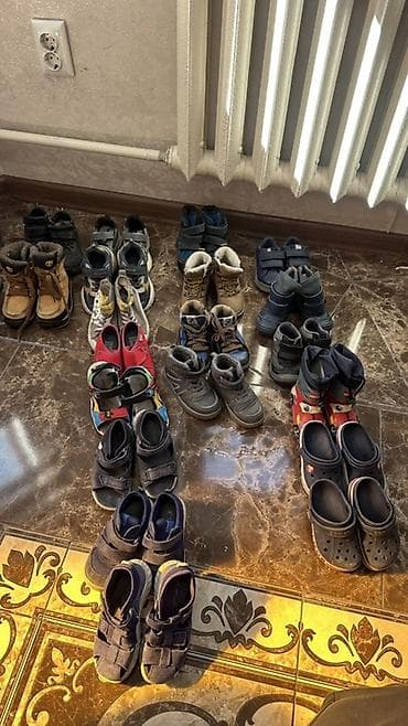 Игрушки: Детская обувь — большой выбор пар - Размеры: 23, 25, 26, 27 — 5