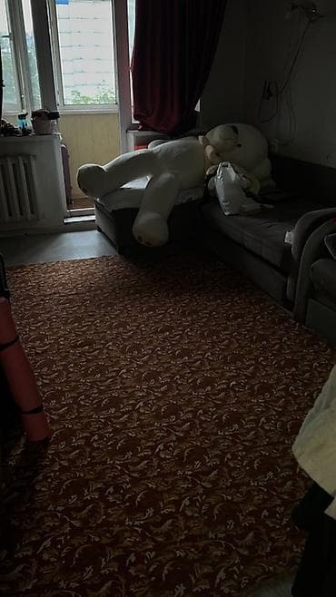 Ковер напольный - Размер: крупный, покрывает почти всю комнату at lalafo.kg Ковер напольный - Размер: крупный, покрывает почти всю комнату