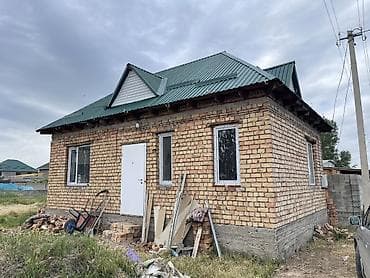 комсомольский: Продаётся кирпичный дом с мансардной крышей по адресу: улица Достук — 1