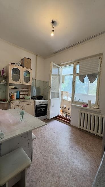 квартира правда боконбаева: 1 комната, 36 м², 106 серия, 2 этаж, Старый ремонт — 4