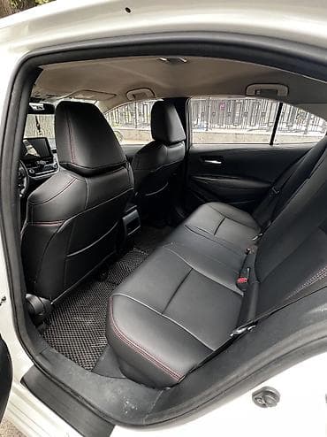 e2 byd: Toyota Corolla: 2019 г., 1.8 л, Вариатор, Гибрид, Седан — 8