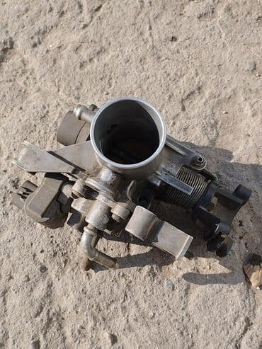 кровать подиум: Обшивка потолка Mercedes-Benz 1991 г. — 31