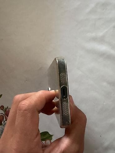 на iphone: Смартфон Apple iPhone (линейка 13), зелёный цвет корпуса. Особенности — 1