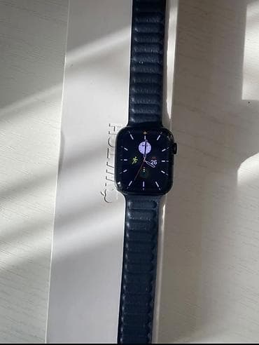Apple Watch: Apple Watch (серия с прямоугольным дисплеем 45 мм, корпус темно синий — 1