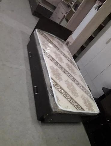 диван кровать двухъярусная: Односпальная кровать с матрасом и ящиком для хранения. - Размер — 1