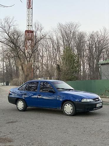 стеклоподъёмник 124: Седан синего цвета с тонировкой задних стекол и черными некрашеными — 9