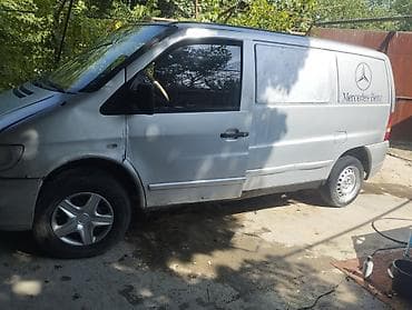 два авто: Mercedes-Benz Vito: 2001 г., 2.2 л, Механика, Дизель, Фургон — 1