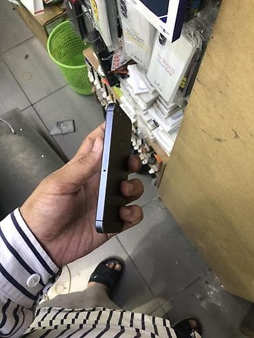 oppo a17: IPhone 5, Б/у, 16 ГБ, Space Gray — 5