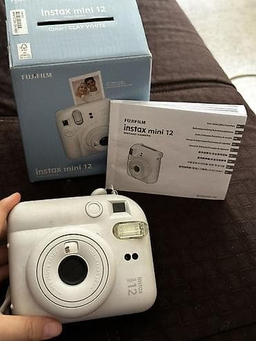 FUJIFILM Instax mini 12 — мгновенная камера в цвете Clay White