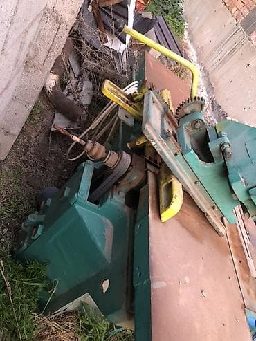 Торцовочно-фрезерный деревообрабатывающий станок на массивной литой