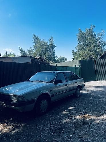 x treil: Mazda 626: 1986 г., 2 л, Механика, Бензин, Лифтбек — 3