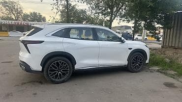 срочно срочно продам: Кроссовер (белый) с современным дизайном и богатым оснащением — 6