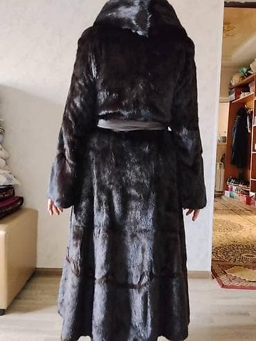 armani code: Шуба, По колено, С капюшоном, L — 4
