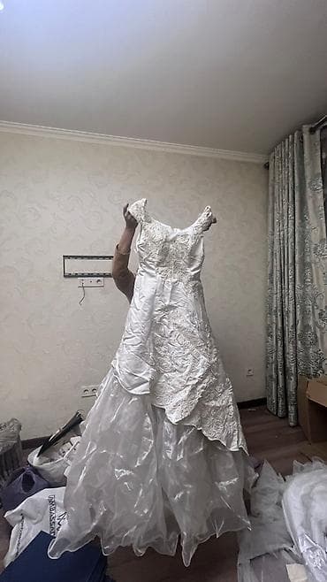 Үлпөт көйнөктөрү жана аксессуарлар: Продается свадебная платья по сомов — 7