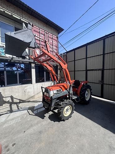 Мини-тракторы Kubota: Мини-трактор Kubota GL 29 с фронтальным погрузчиком Высота подьема 2.5 — 9