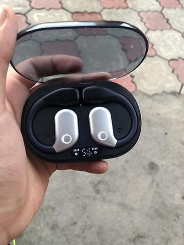 Беспроводные TWS-наушники с зарядным кейсом - Форм‑фактор