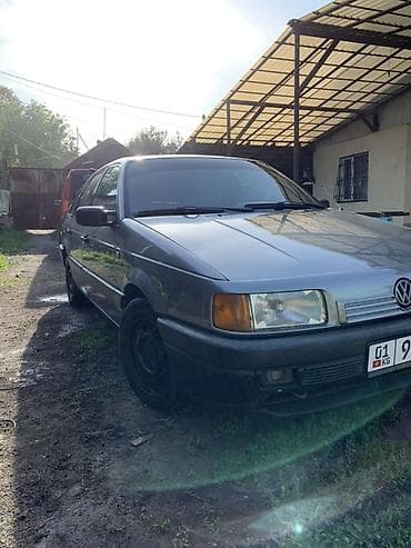 Транспорт: Volkswagen Passat: 1990 г., 1.8 л, Кол менен иштөөчү, Бензин, Седан — 3