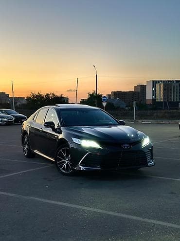 byd e2 2019: Toyota Camry: 2022 г., 2.5 л, Вариатор, Гибрид, Седан — 1
