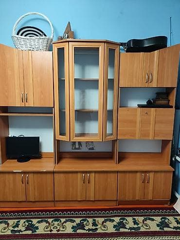 Кресла: Стенка-шкаф, Тип стенки-шкафа: Модульная, Для зала, Особенности: С отделением под телевизор — 1