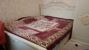 Спальные гарнитуры: Спальный гарнитур в классическом стиле Состав: - Кровать двуспальная — 3