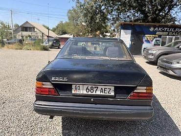 бензавозы: Mercedes-Benz W124: 1989 г., 2.3 л, Механика, Бензин, Седан — 4