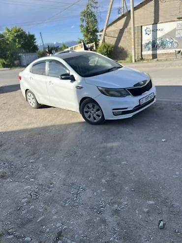 авто кроссовер: Kia Rio: 2016 г., 1.4 л, Автомат, Бензин, Седан — 2