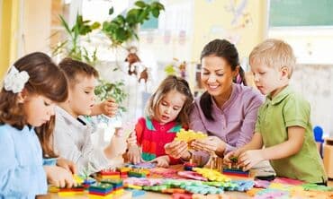 требуется няня на дом: Требуется Воспитатель, Частный детский сад, 3-5 лет опыта — 2