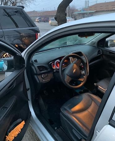 рено твизи: Chevrolet Spark: 2016 г., 1 л, Ручные, Бензин, Хэтчбэк — 5