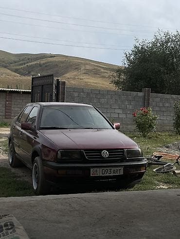 электр авто: Volkswagen Vento: 1992 г., 1.8 л, Кол менен иштөөчү, Бензин, Седан — 1