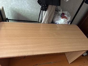 Компьютерный стол, С полками