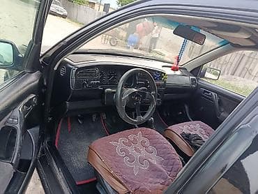 Volkswagen Vento: 1995 г., 1.8 л, Механика, Бензин, Седан — 6