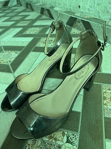 Личные вещи: Босоножки, 41, Б/у, цвет - Серебристый, Самовывоз — 2