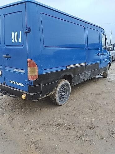 двери на спринтер: Легкий грузовик, Mercedes-Benz — 1