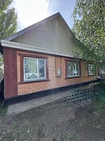 2 bedroom: 📍В центре Сокулука продаётся дом на участке 10 соток. 🏡Дом состоит — 2