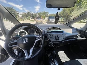 Продажа авто: Honda Fit: 2010 г., 1.5 л, Автомат, Бензин, Хэтчбэк — 7