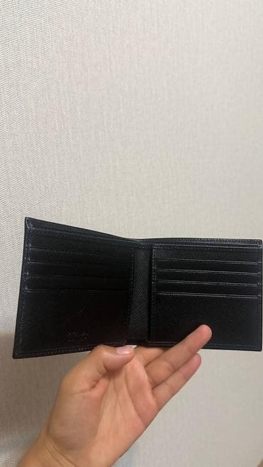 другие украшения: Кошелёк PRADA Milano, мужской, классическая модель bi-fold. - — 3