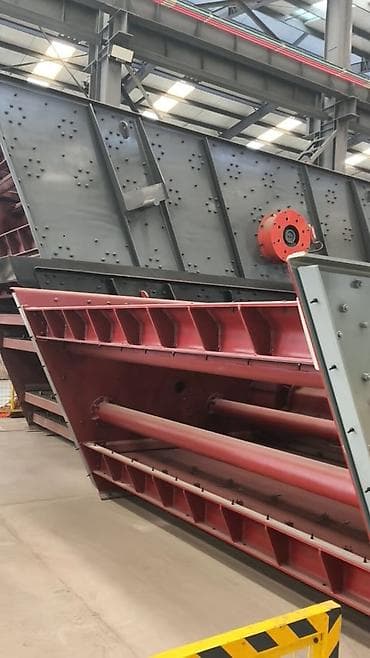 пескомойка: Многоцилиндровая конусная дробилка HP300. А так же имеются щековая — 8