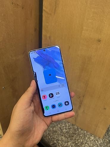 Samsung Galaxy S21 5G (модель SM‑G991N), белый - Экран 6.2" Dynamic — 2