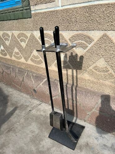 держатель провода: Держатель с инструментами для топки,частично из нержавейки в отличном — 2