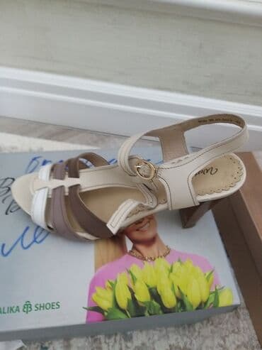 шлепка: Босоножки, 37, Б/у, цвет - Бежевый, Самовывоз — 2