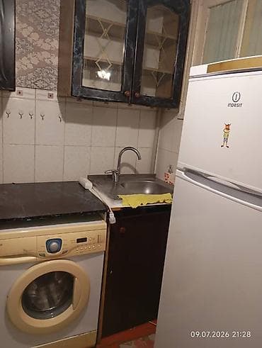 глобуса: 1 комната, 30 м², 1 этаж, Старый ремонт — 2