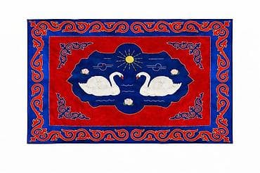 Текстиль: Настенный декоративный ковёр с орнаментом и сюжетной вышивкой. Туш — 1