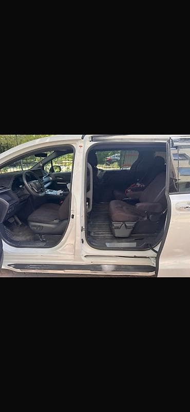 Toyota Granvia: 2024 г., 2 л, Автомат, Гибрид, Минивэн — 5