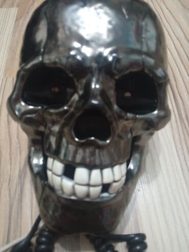 Домашний телефон в отл.сост во время звонка светятся глаза