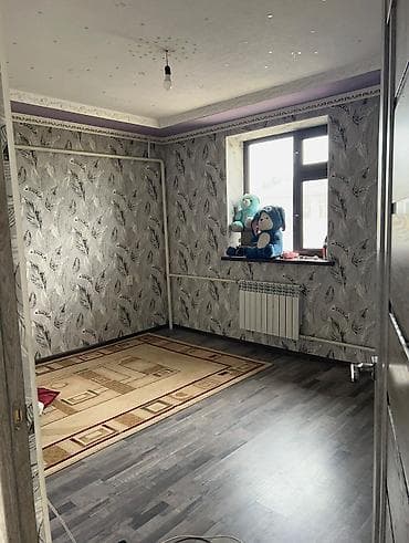 дом кирпичный: Продаётся двухэтажный кирпичный дом. Характеристики: - Материал стен — 10
