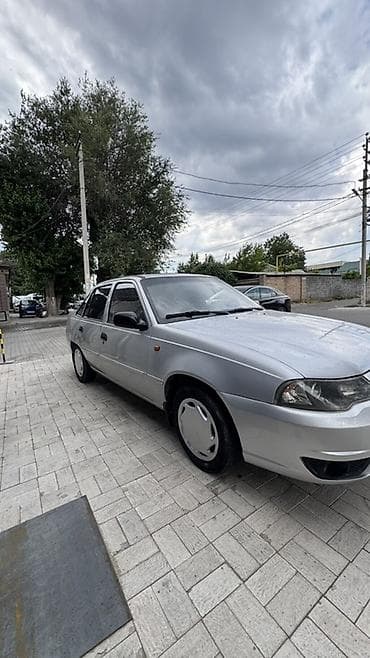 Унаа: Daewoo Nexia: 2010 г., 1.6 л, Кол менен иштөөчү, Бензин, Седан — 5