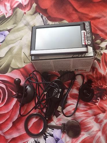 12: Автомобильный навигатор Garmin nüvi 2577LT Комплектация: - навигатор — 1