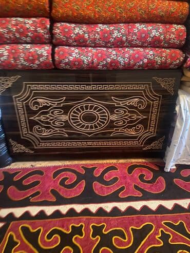 Сандык жаны акрыльден жасалган