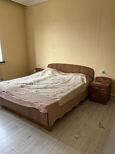 Керебеттер: Продается кровать двушка 
2 тумбы 
Тримо — 1